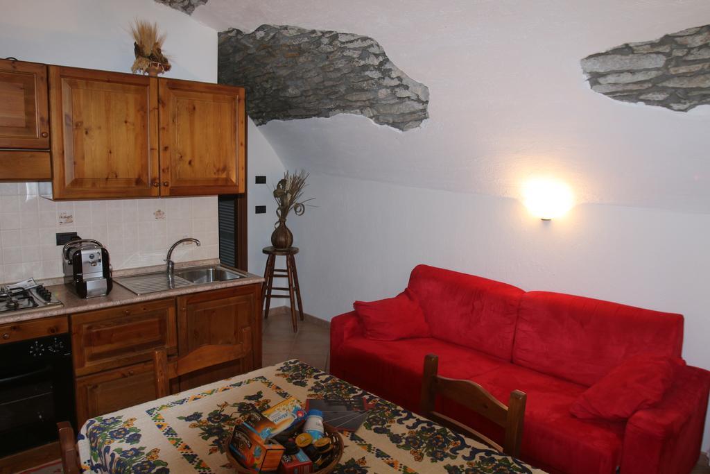 Maison Cassius Issogne Экстерьер фото